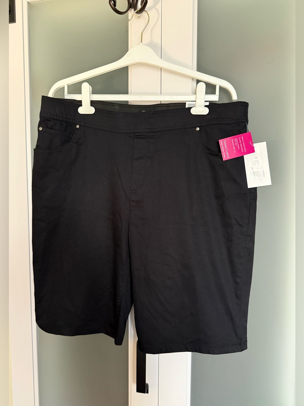 Kim Rogers Black Super Stretch Women’s Bermuda Shorts